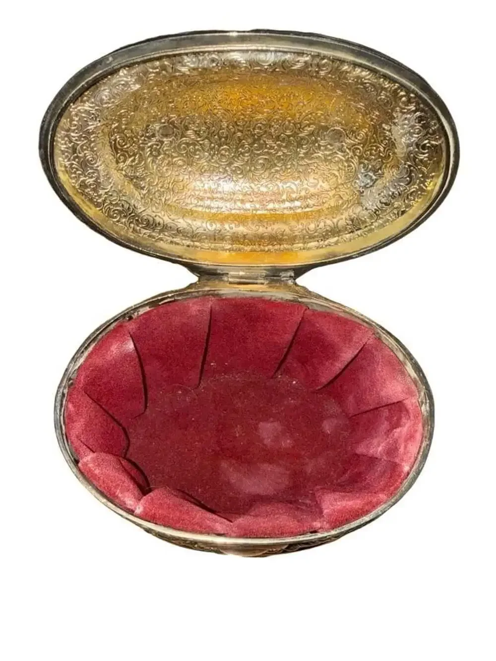 Unknown oval jewelry
